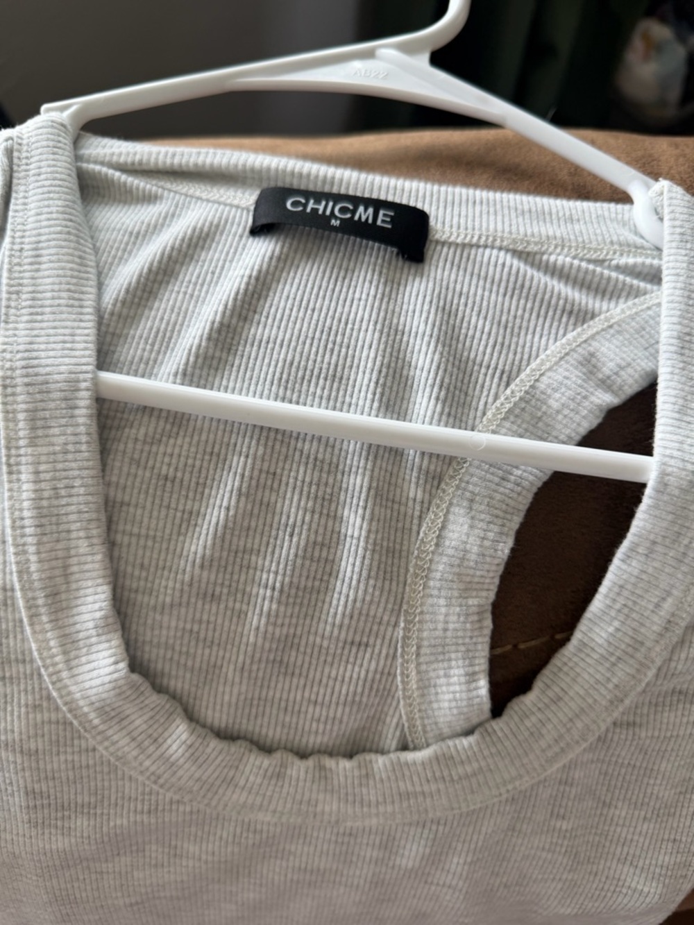 chic Light Gray Ribbed Tank Top - Picture 2 of 3